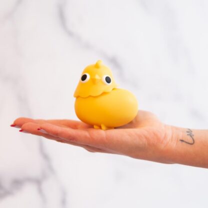 Emojibator Chickie