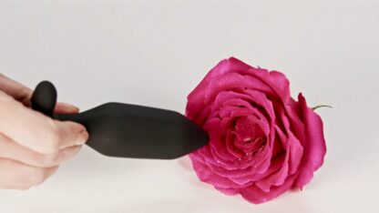 Onyx Vibrating Butt Plug - Image 9