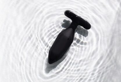 Onyx Vibrating Butt Plug - Image 4